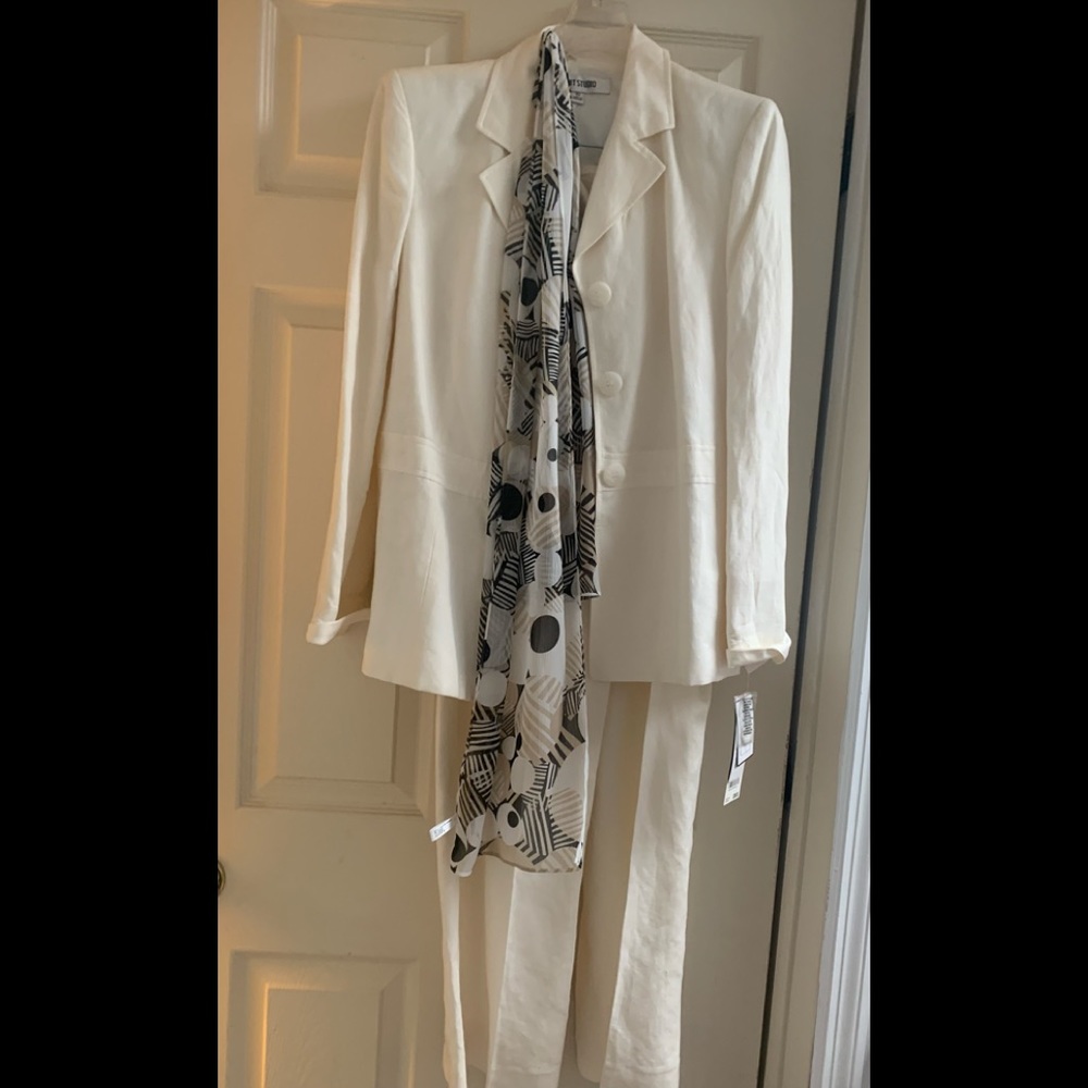 White, fully lined single breasted linen pantsuit with decorative scarf